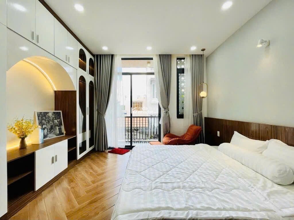 BÁN NHÀ GÒ VẤP - 5 TẦNG - 1/ HẺM XE HƠI- GẦN VÔNG VIÊN