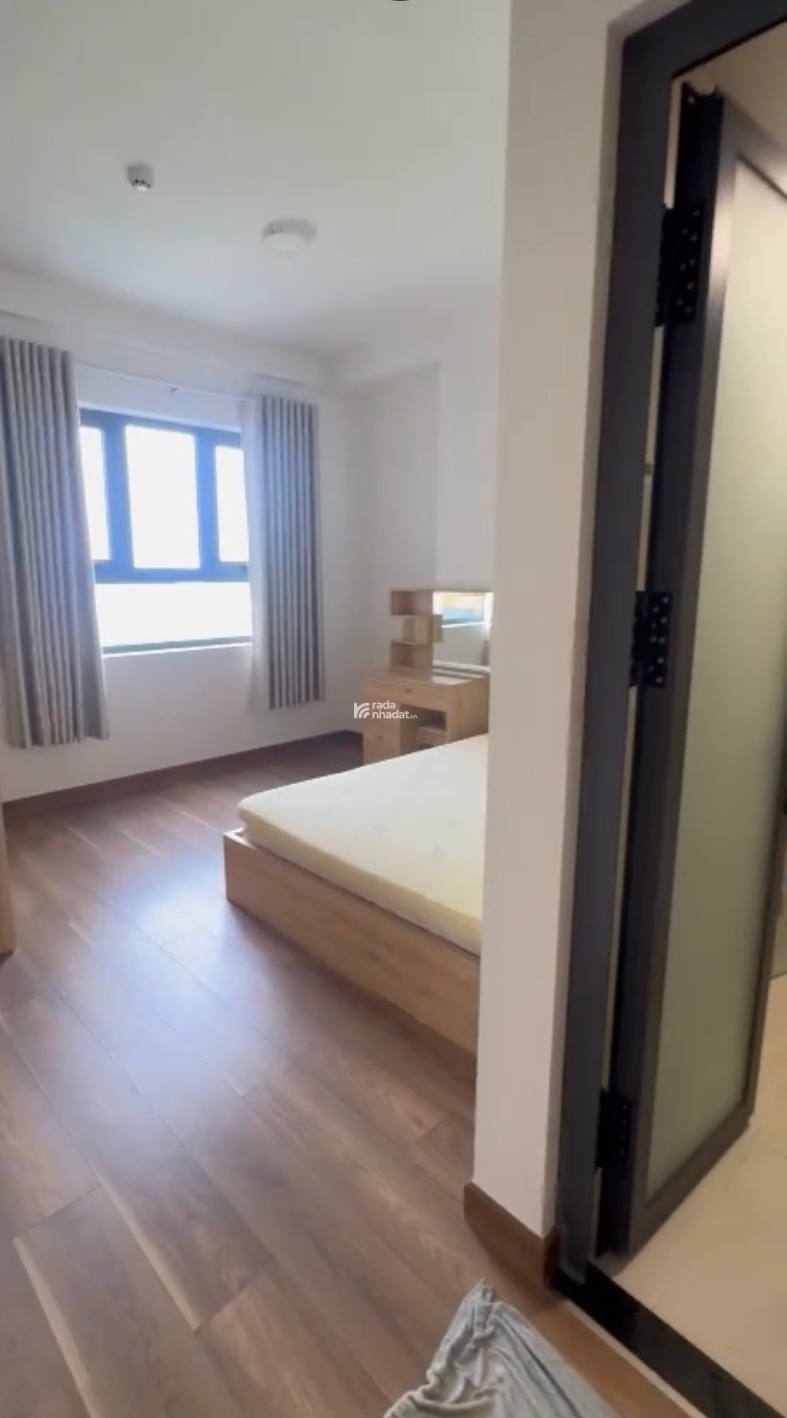 69m2 - Giá 4.1 tỷ đã thuế phí - 2PN2WC nội thất view Q1, Q7 Riverside