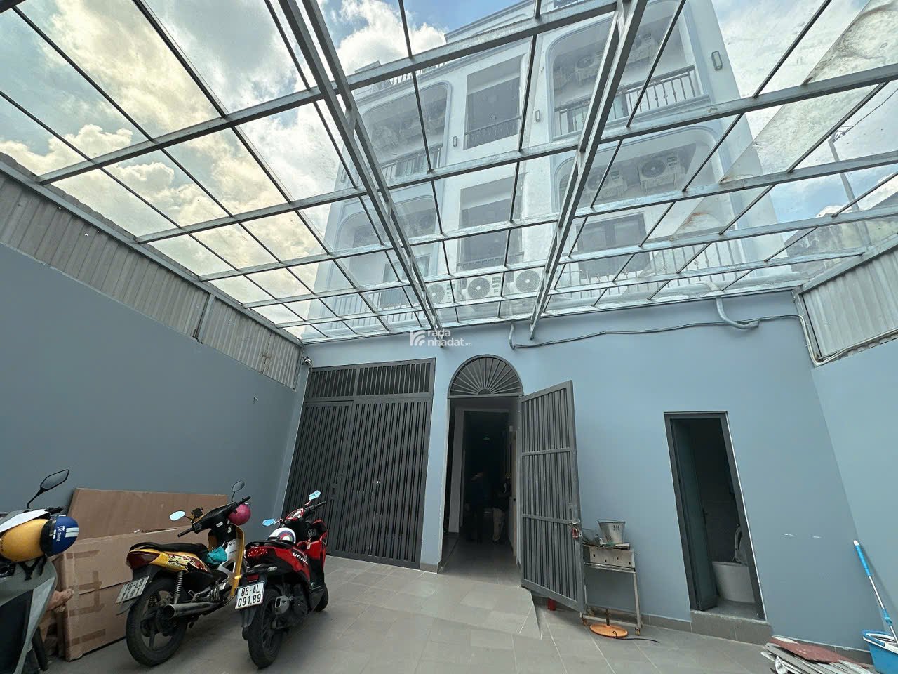 Tòa nhà CHDV 56 PN  hầm 7L T.máy 304m2 ngang 8m TN 4.2 tỷ MTKD đẹp Lê Đức Thọ 55 tỷ. 