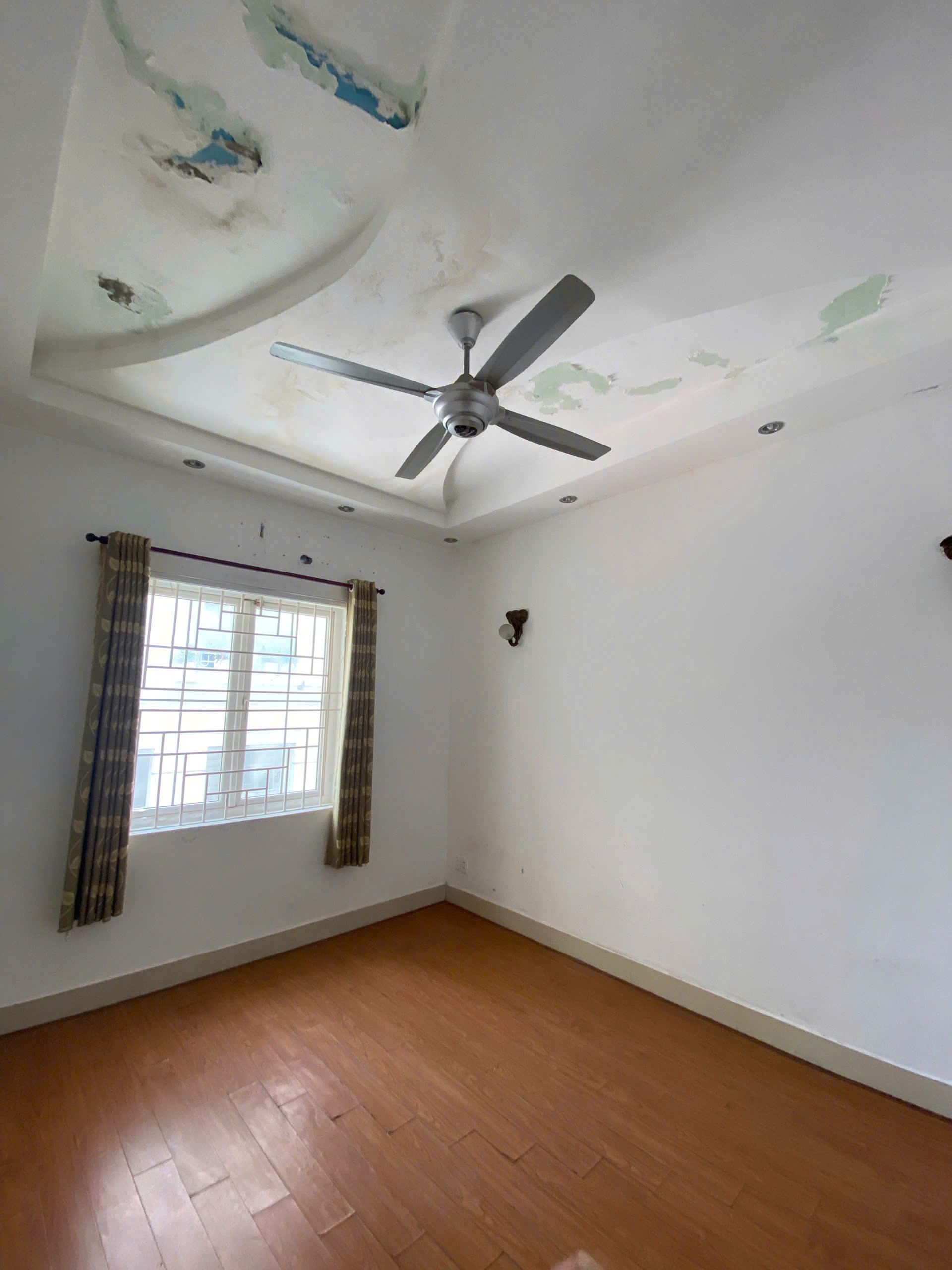 Bán biệt thự KDC Him Lam 6A Bình Hưng, TP.HCM; 8x20m; 1 trệt 2 lầu 1 tum; Giá 31.5 tỷ