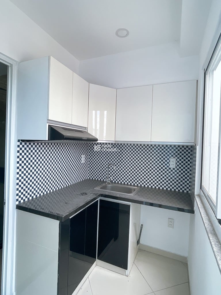 TOÀ NHÀ 7 TẦNG - KHU K300 - TÂN BÌNH - NGANG KHỦNG 18M - DTCN 173M2 - DÒNG TIỀN 200TR / THÁNG 