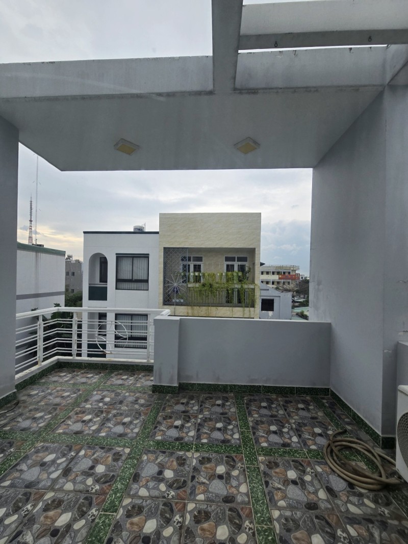 Hiếm, Bán Nhà HXH Sát Mặt Tiền Man Thiện Q9. 72m2 - 4 Tầng. Giá 7.X Tỷ