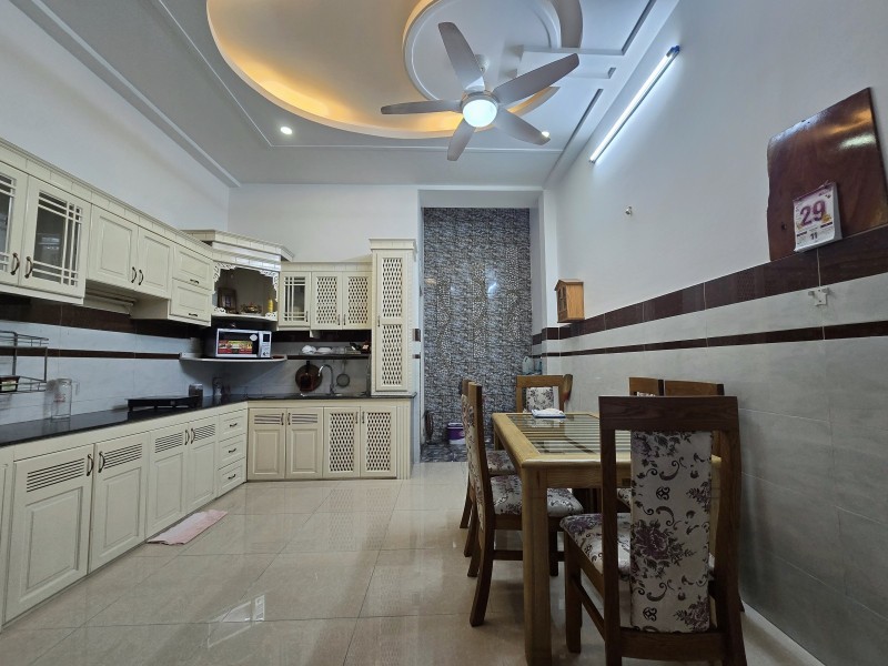 Hiếm, Bán Nhà HXH Sát Mặt Tiền Man Thiện Q9. 72m2 - 4 Tầng. Giá 7.X Tỷ