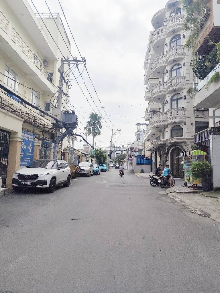 Bán nhà ôtô ngủ trong nhà, full nội thất, 48m2, VincomPlaza Quang Trung Gò Vấp, 5.1 tỷ