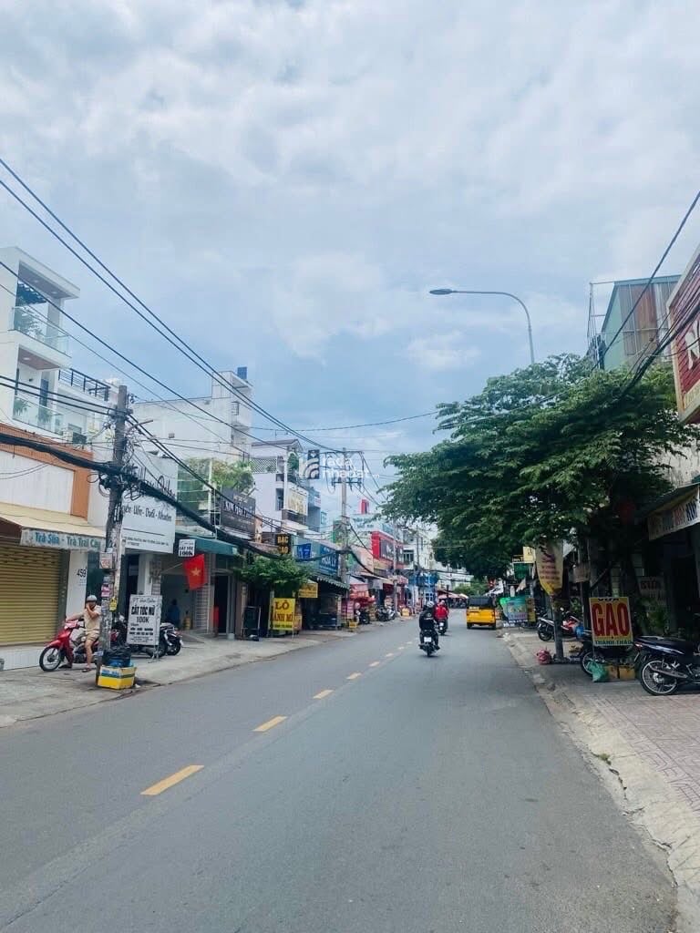 NHÀ 4 TẦNG NGANG HƠN 6M CÓ HẦM RẤT PHÙ HỢP LÀM VP CTY  Đất Mới-Bình Trị Đông A Bình Tân,