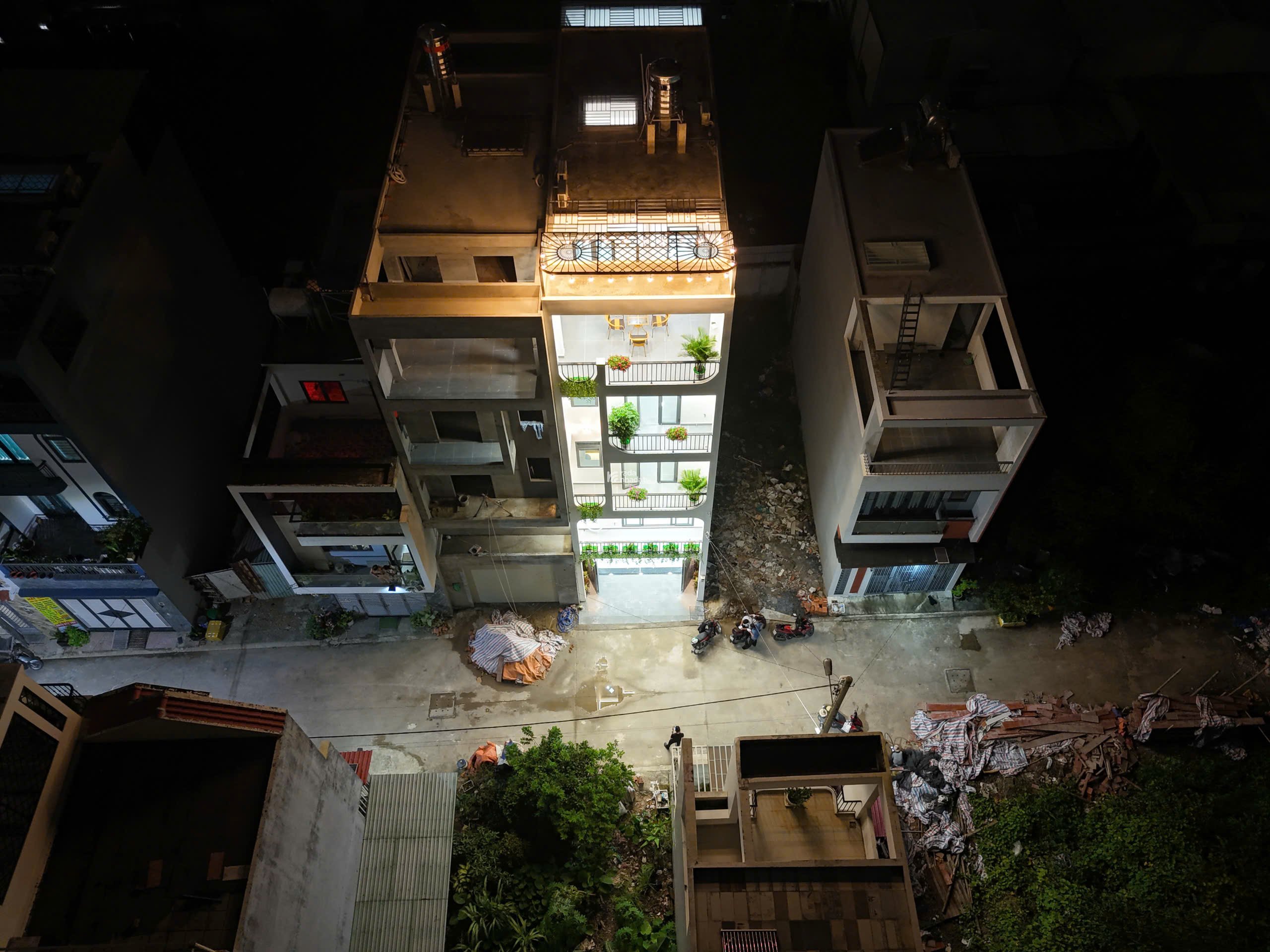 NHÀ PHỐ CAO CẤP NGANG 5M HIẾM CÓ - CẦU BA PHỤ, TX25 MỞ RỘNG