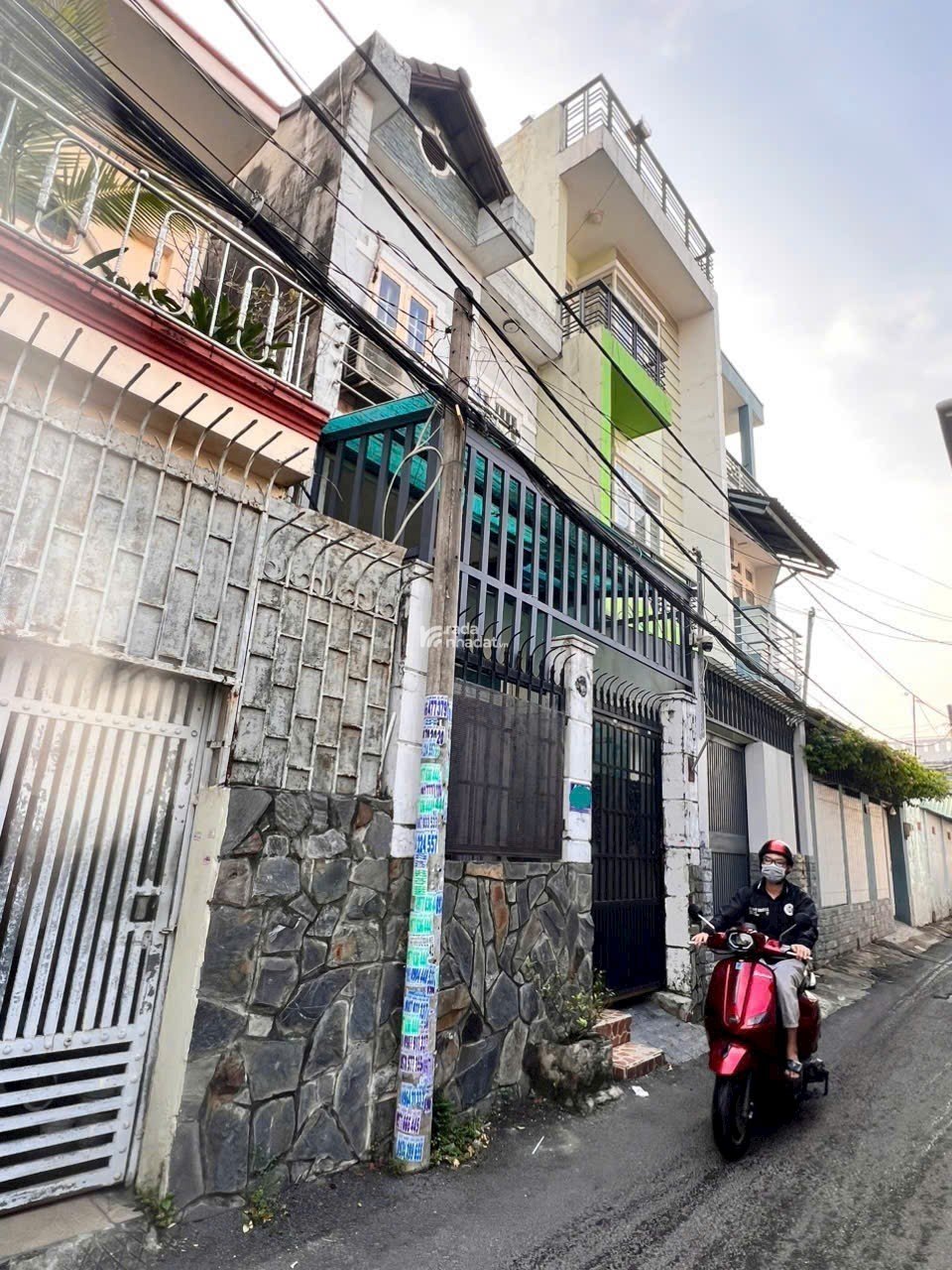  2 TẦNG, HXH, SÁT ĐƯỜNG HOÀNG DIỆU, LÊ VĂN CHÍ, LINH TRUNG, THỦ ĐỨC. 