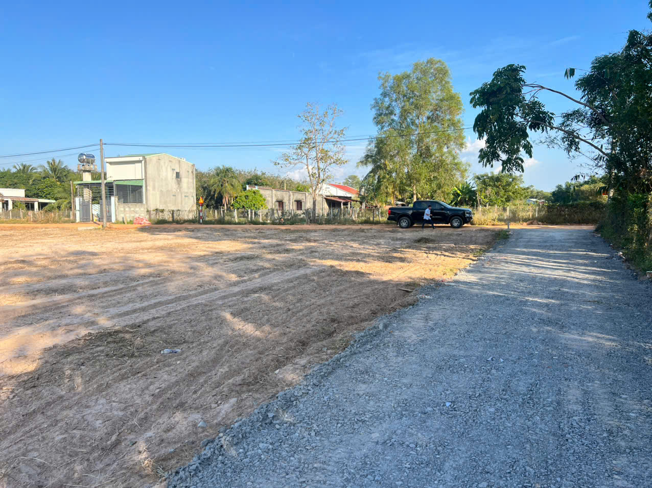 295tr sở hữu 1 lô đất 150m2, ngay xã Long Đại, Châu Thành, sổ hồng riêng