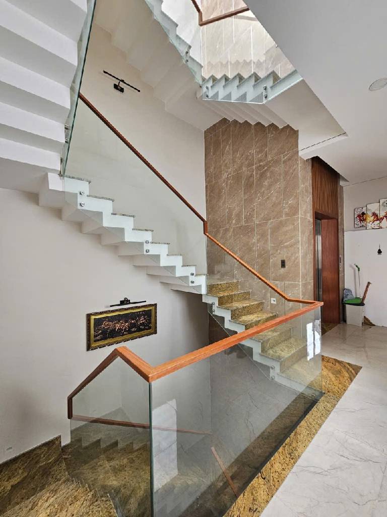 MTKD KHU BÀU CÁT - 5 TẦNG - 138M2 (5*27) - THANG MÁY - 6PN - NỘI THẤT CAO CẤP - GIÁP QUẬN 10