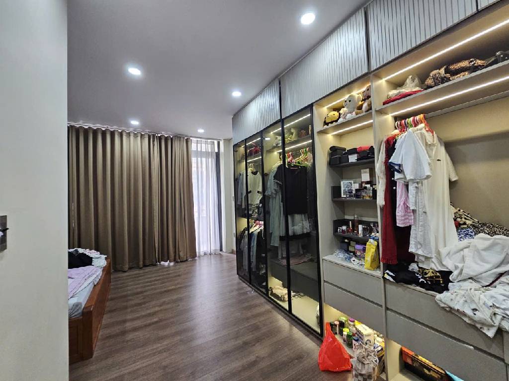 MTKD KHU BÀU CÁT - 5 TẦNG - 138M2 (5*27) - THANG MÁY - 6PN - NỘI THẤT CAO CẤP - GIÁP QUẬN 10