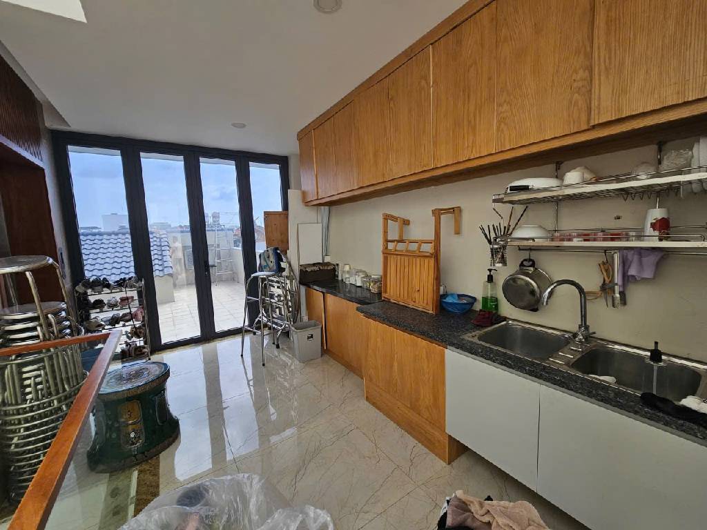 MTKD KHU BÀU CÁT - 5 TẦNG - 138M2 (5*27) - THANG MÁY - 6PN - NỘI THẤT CAO CẤP - GIÁP QUẬN 10