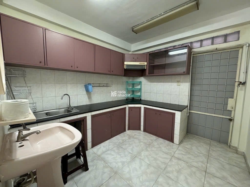 Lê Văn Sỹ -PHƯỜNG 1 -TÂN BÌNH   DT:33.6/42 3 tầng 2.815     GIÁ : 8.5 tỷ  Kết cấu : 1 Trệt 2 Lầu,