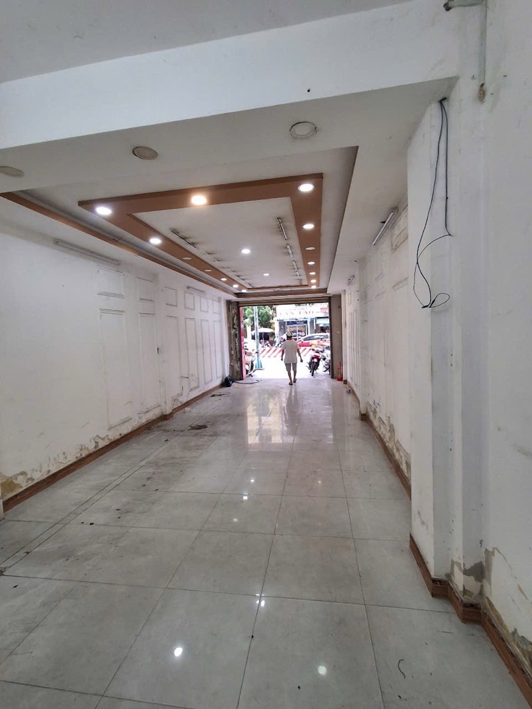 50M2 - 3 TẦNG - MẶT TIỀN ÔNG ÍCH KHIÊM - QUẬN 11 - NHÀ ĐẦY ĐỦ CÔNG NĂNG