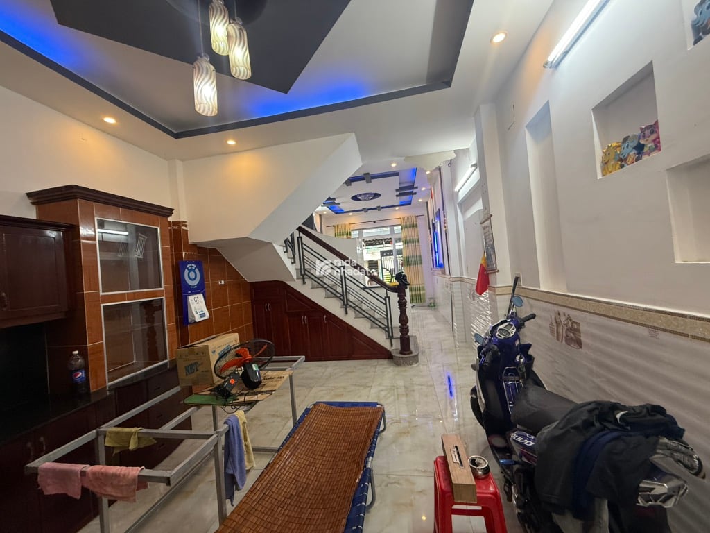   CHIẾN LƯỢC BÌNH TRỊ ĐÔNG BÌNH TÂN 3 TẦNG -HẺM 8M DT: 4.3*13.5M - CHỈ 6 TỶ 5
