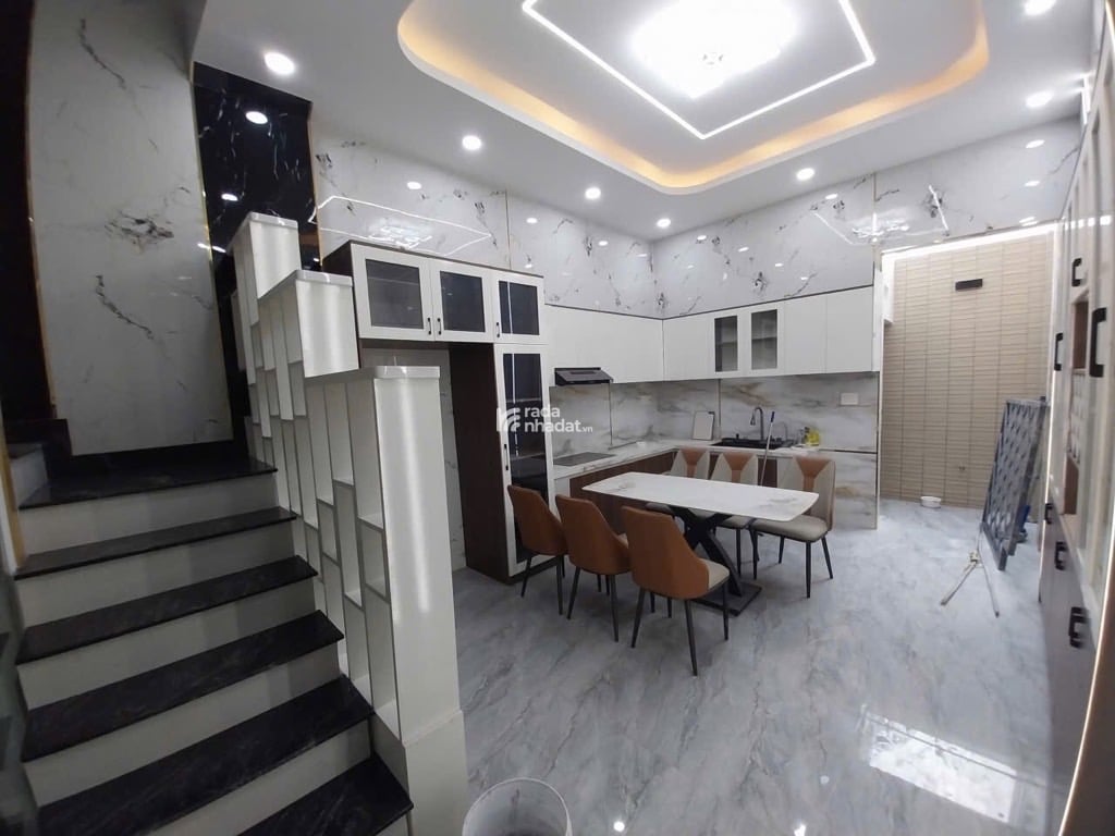 BÁN NHÀ LÊ VĂN KHƯƠNG - QUẬN 12 - DIỆN TÍCH 65m2 - NHÀ MỚI ĐẸP KIÊN CỐ 4 TẦNG - CHỈ 7.5 TỶ 