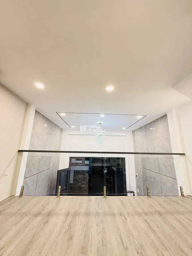 ẺM Ô TÔ TỚI NHÀ, CHƯA ĐẦY 3 PHÚT RA MẶT TIỀN ĐƯỜNG LỚN, NHÀ 3 TẦNG KIÊN CỐ .5.6 TỶ
