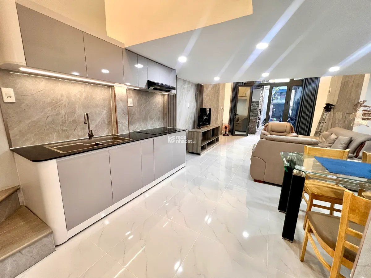 ẺM Ô TÔ TỚI NHÀ, CHƯA ĐẦY 3 PHÚT RA MẶT TIỀN ĐƯỜNG LỚN, NHÀ 3 TẦNG KIÊN CỐ .5.6 TỶ