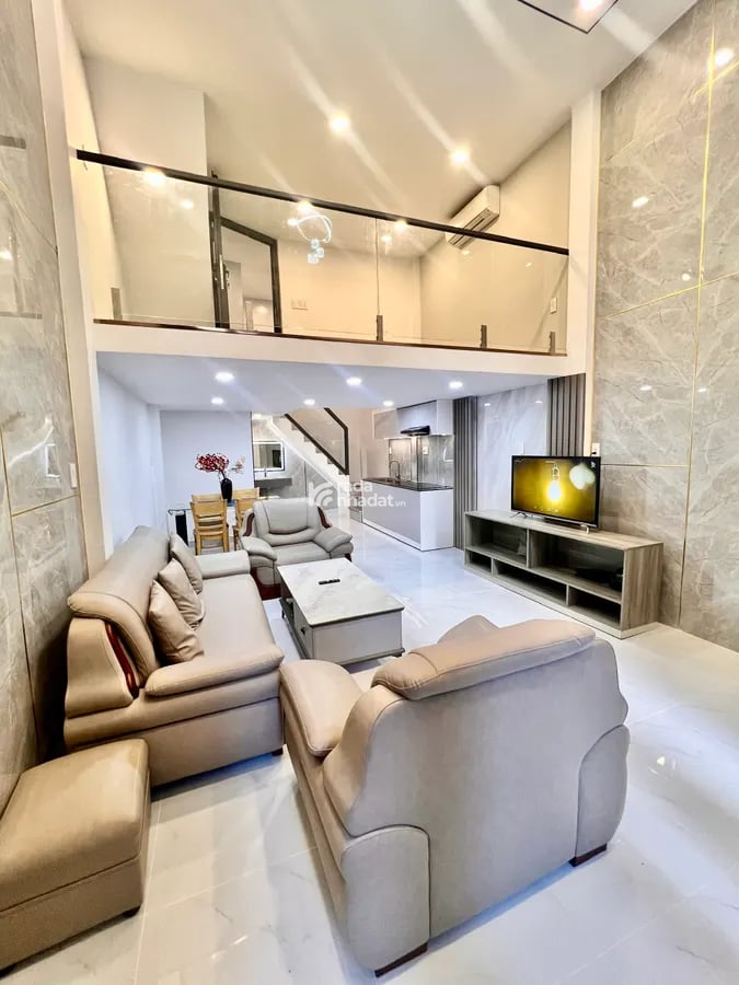 ẺM Ô TÔ TỚI NHÀ, CHƯA ĐẦY 3 PHÚT RA MẶT TIỀN ĐƯỜNG LỚN, NHÀ 3 TẦNG KIÊN CỐ .5.6 TỶ