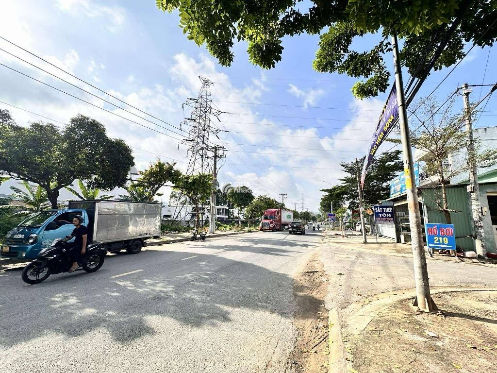 ĐẤT DIỆN TÍCH KHỦNG MẶT TIỀN NGÔ CHÍ QUỐC