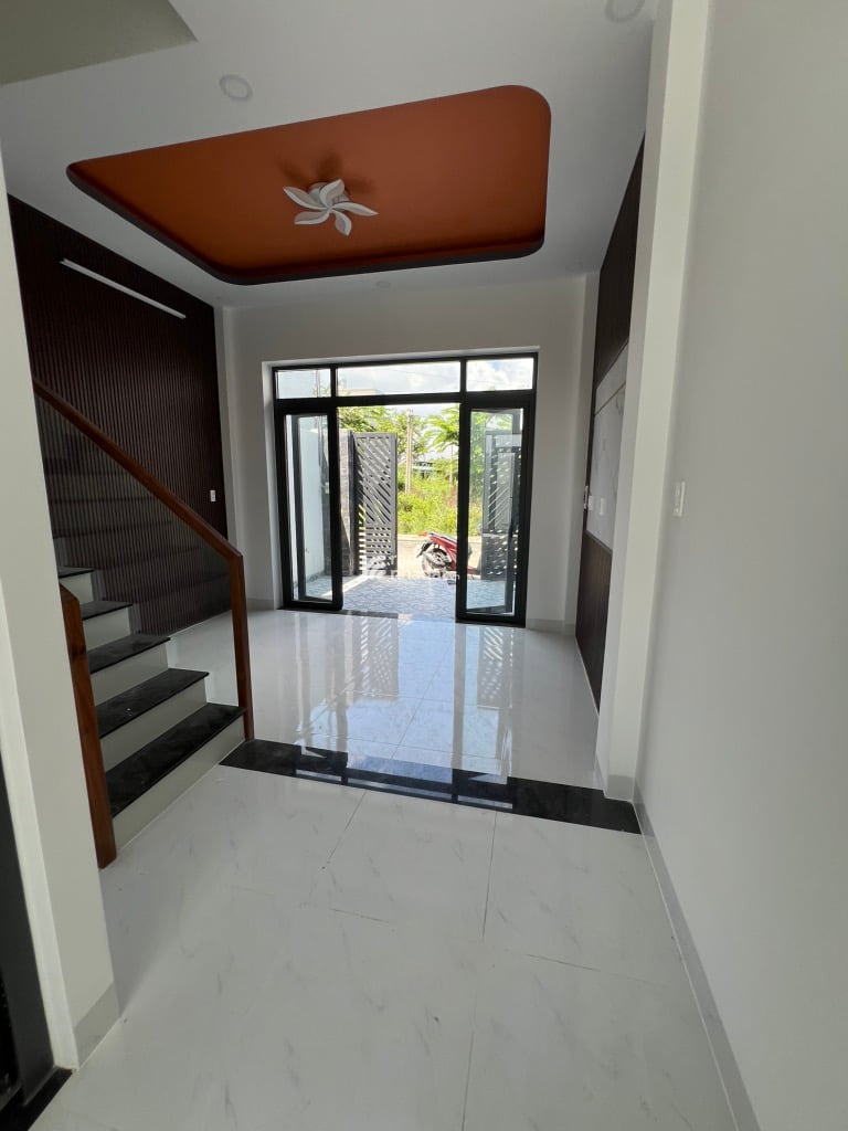 MỚI CỨNG NHÀ 3 TẦNG HXT NHỈNH 5TỶ SÁT VINHOMES GRAND PARK Q9, NGUYỄN XIỂN