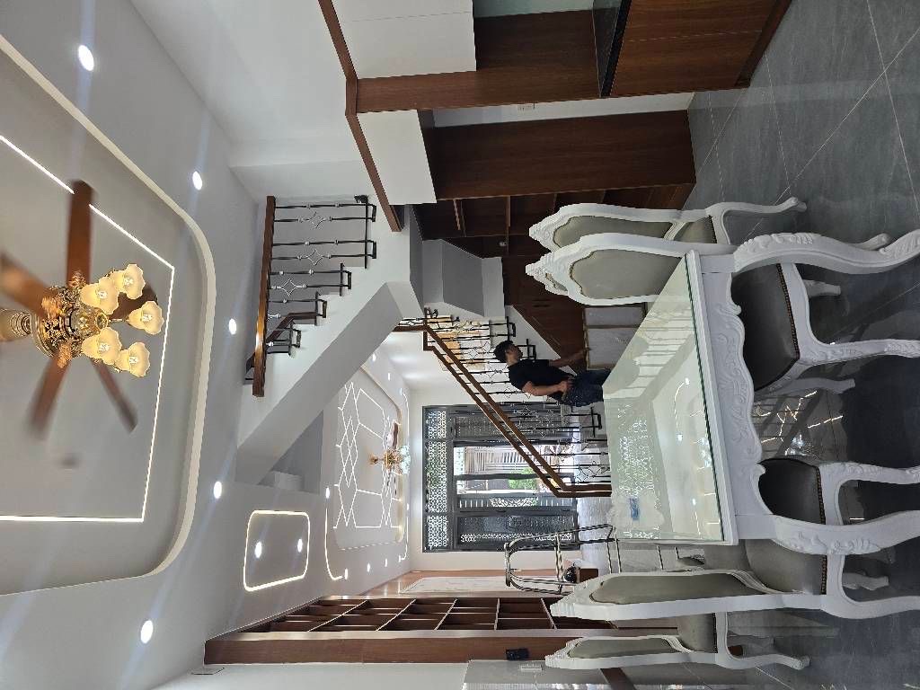 Nhà Bình Tân, 1trệt 3lầu, 5 phòng ngủ, hẻm 8m, mới đẹp ở liền - Nhà gần Lê Thúc Hoạch, chợ Tân Hươn