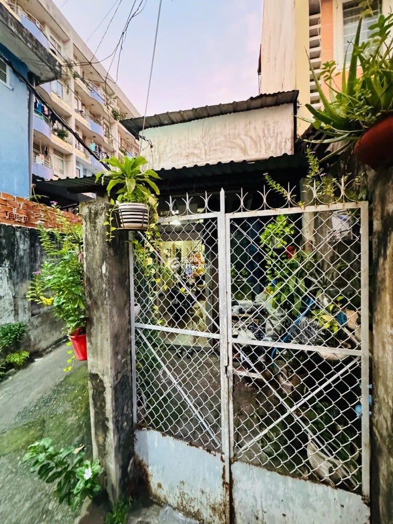 SÁT MT PHAN VĂN TRỊ, BÌNH THẠNH, 46M2 TIỆN XÂY MỚI. GIẢM 350TR CHỈ CÒN 4.63T TL 