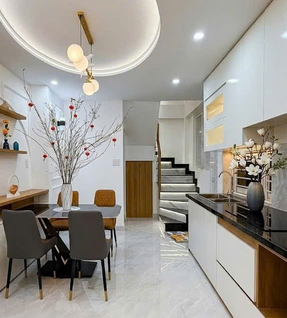 Nhà Lô góc hẻm xe hơi Huỳnh Văn Bánh, gần Đại học Sư phạm TPHCM, QUẬN PHÚ NHUẬN, 8.9 tỷ