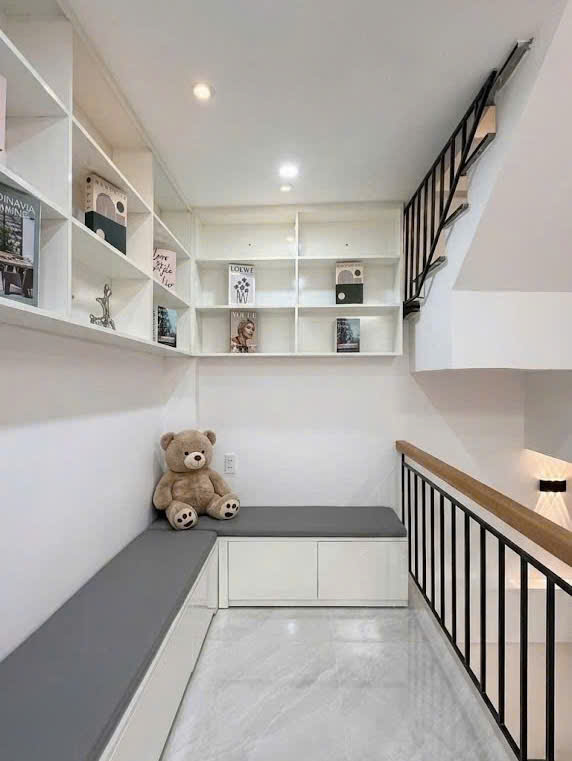Nhà Lô góc hẻm xe hơi Huỳnh Văn Bánh, gần Đại học Sư phạm TPHCM, QUẬN PHÚ NHUẬN, 8.9 tỷ