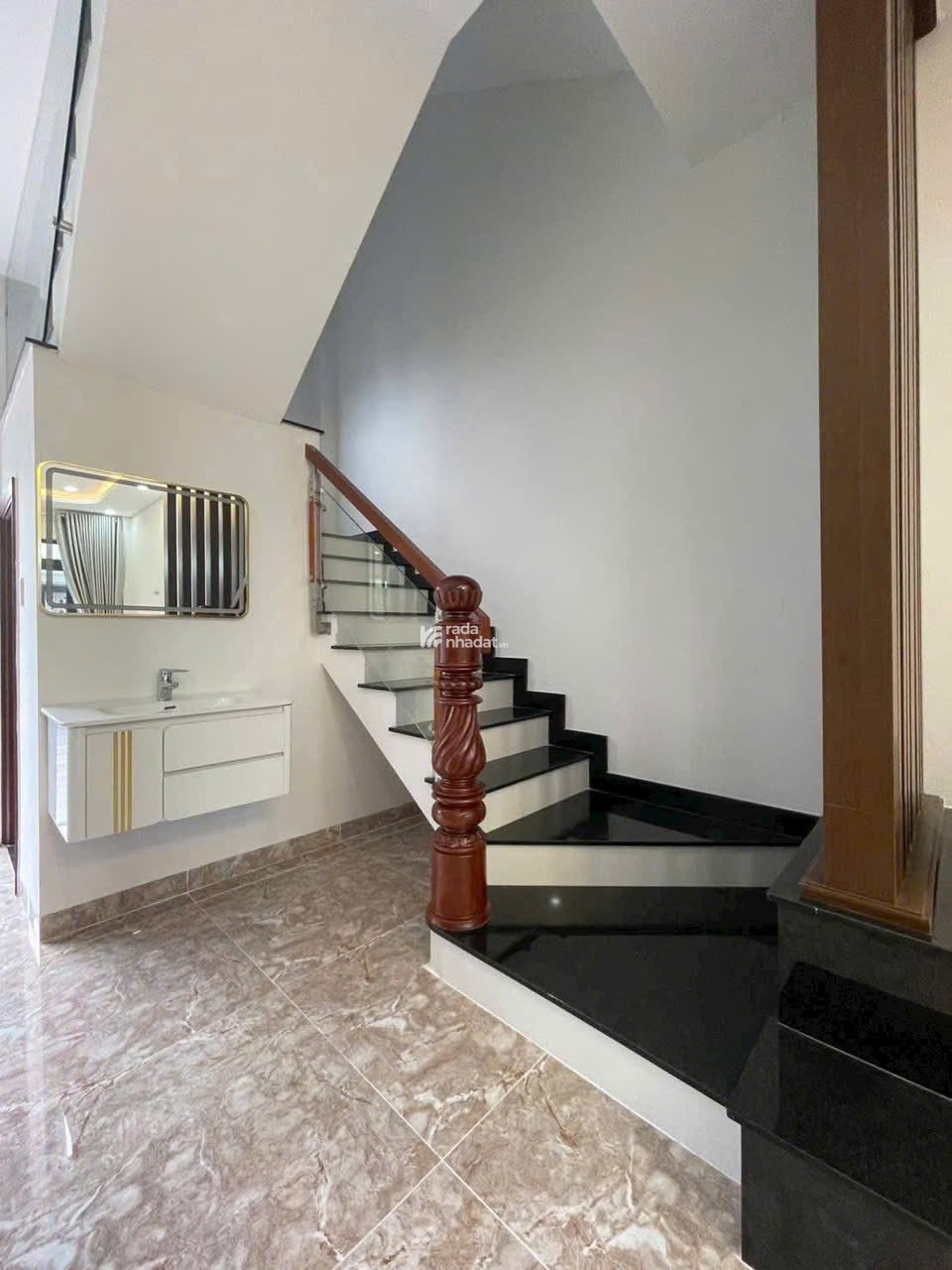 Bán nhà HXH 4 tầng Đường 160, Quận 9, 60m2,,Sổ hồng riêng,chỉ 6.5 tỷ