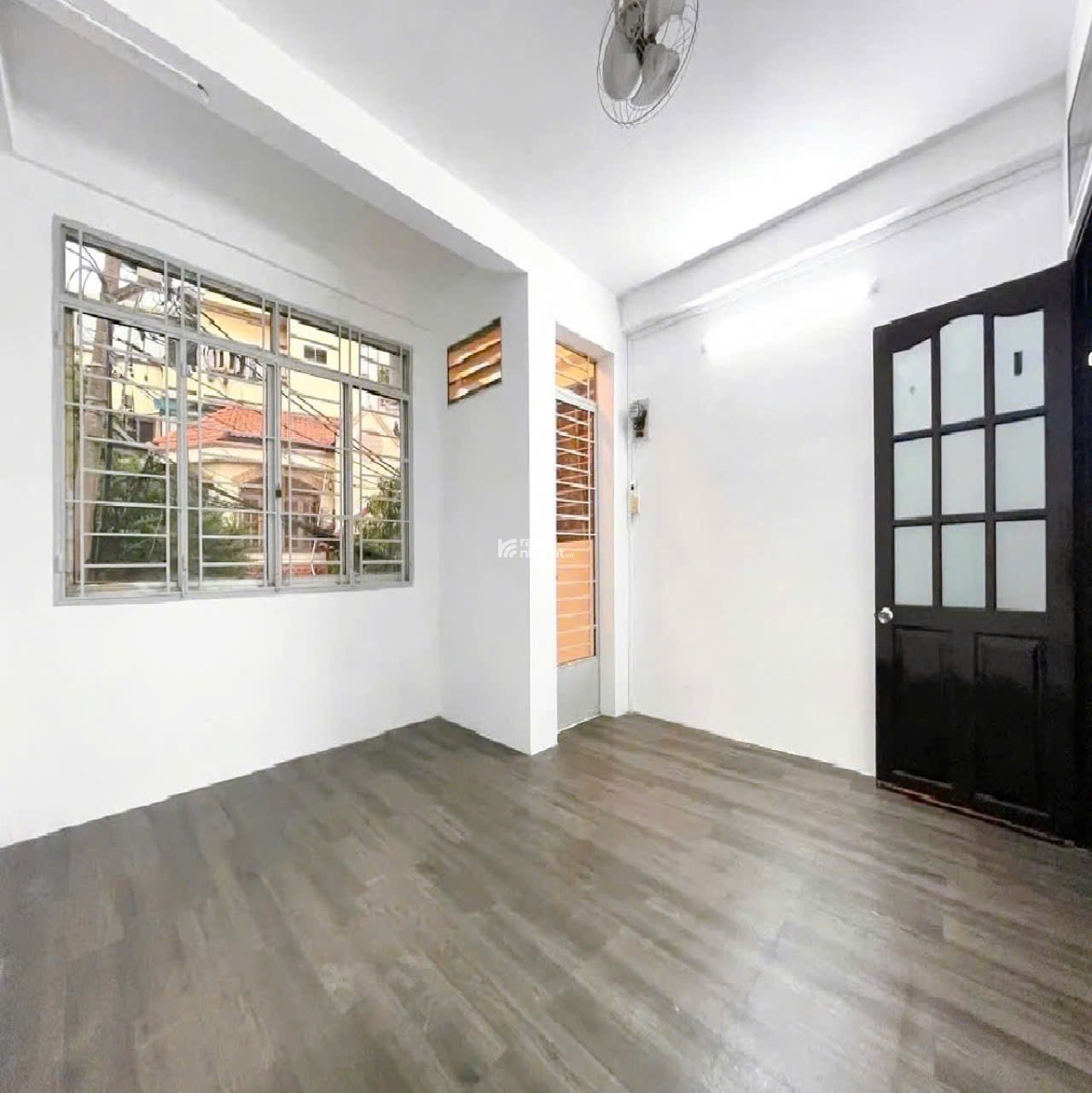 Nhà khu Vip QUẬN PHÚ NHUẬN - Mặt tiền Trần Hữu Trang - 4.6 x 14 m -5 Tầng - 13.5 tỷ