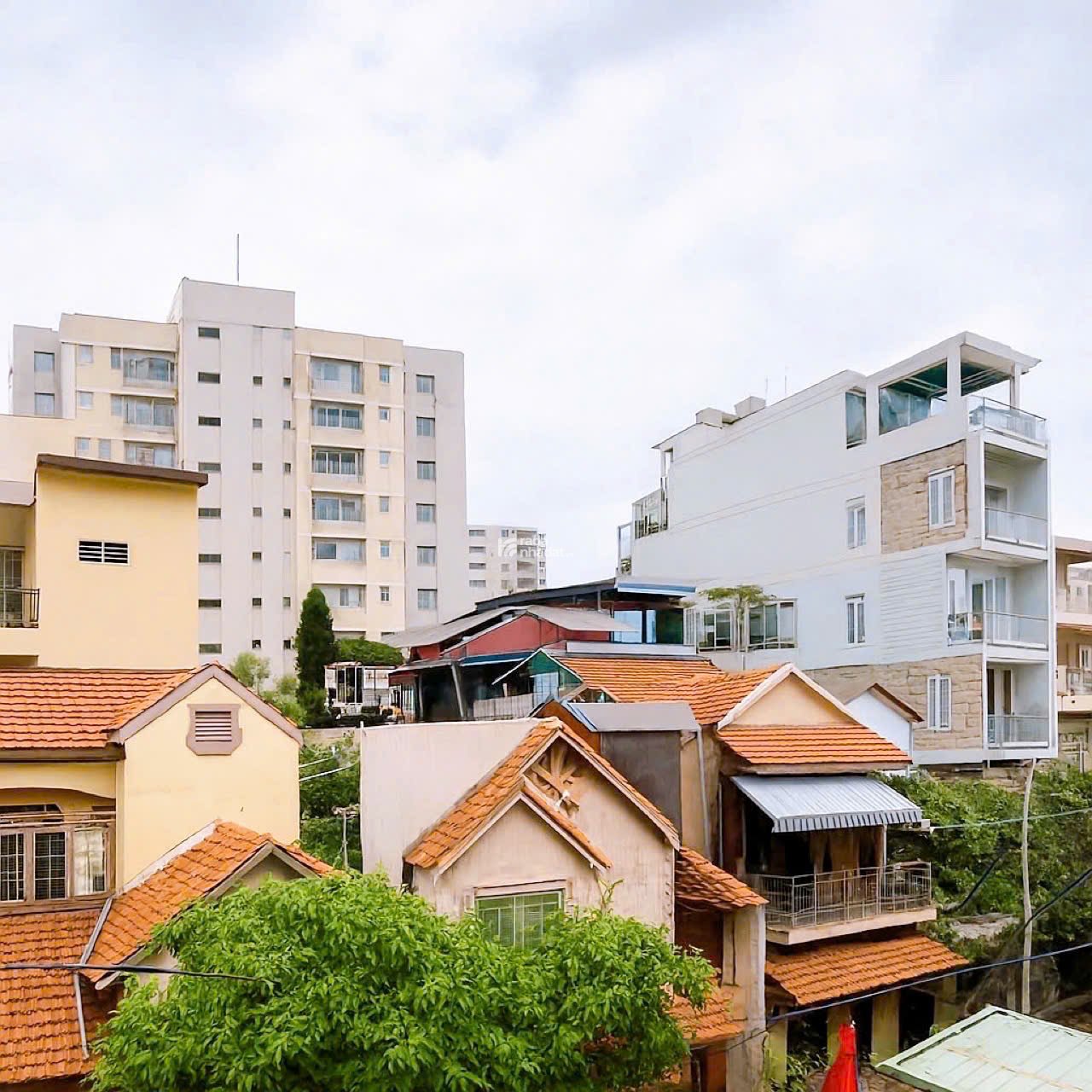 Nhà khu Vip QUẬN PHÚ NHUẬN - Mặt tiền Trần Hữu Trang - 4.6 x 14 m -5 Tầng - 13.5 tỷ