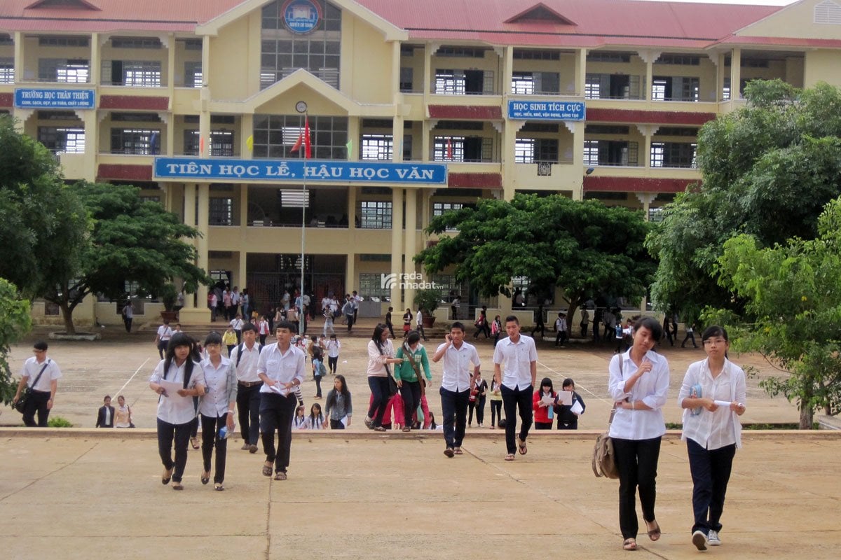 SANG LẠI MÃNH VƯỜN 2540M2 ĐẤT THỔ CƯ SHR MT ĐƯỜNG NHỰA LIỀN KỀ CHỢ DÂN ĐÔNG GIÁ 590 TR