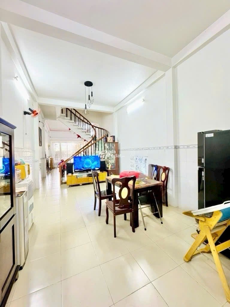 MẶT TIỀN KINH DOANH 4 TẦNG KHU BÀU CÁT KẾ ĐỒNG ĐEN - ĐƯỜNG 12M CÓ LỀ - SỔ A4 -Diện tích 4X18 