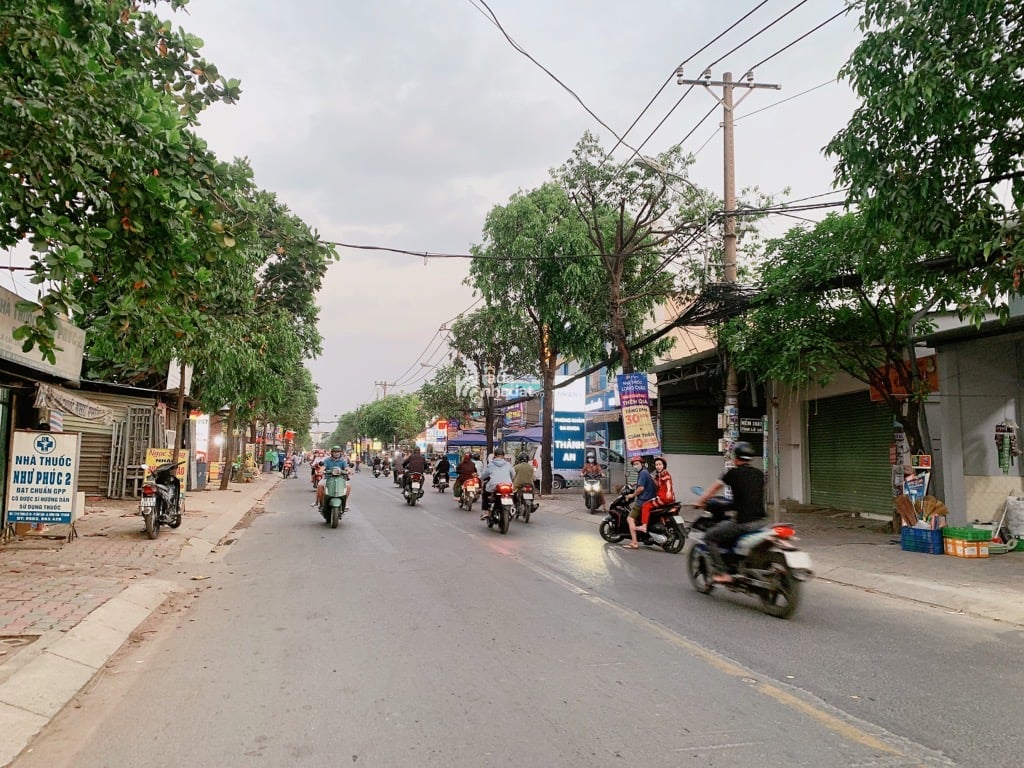 BÁN NHÀ MẶT TIỀN TỈNH LỘ 10 BÌNH TÂN 190M2 10.8 TỶ THU 180 TRIỆU/NĂM