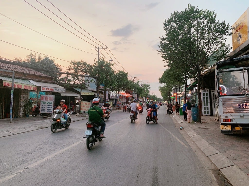 BÁN NHÀ MẶT TIỀN TỈNH LỘ 10 BÌNH TÂN 190M2 10.8 TỶ THU 180 TRIỆU/NĂM