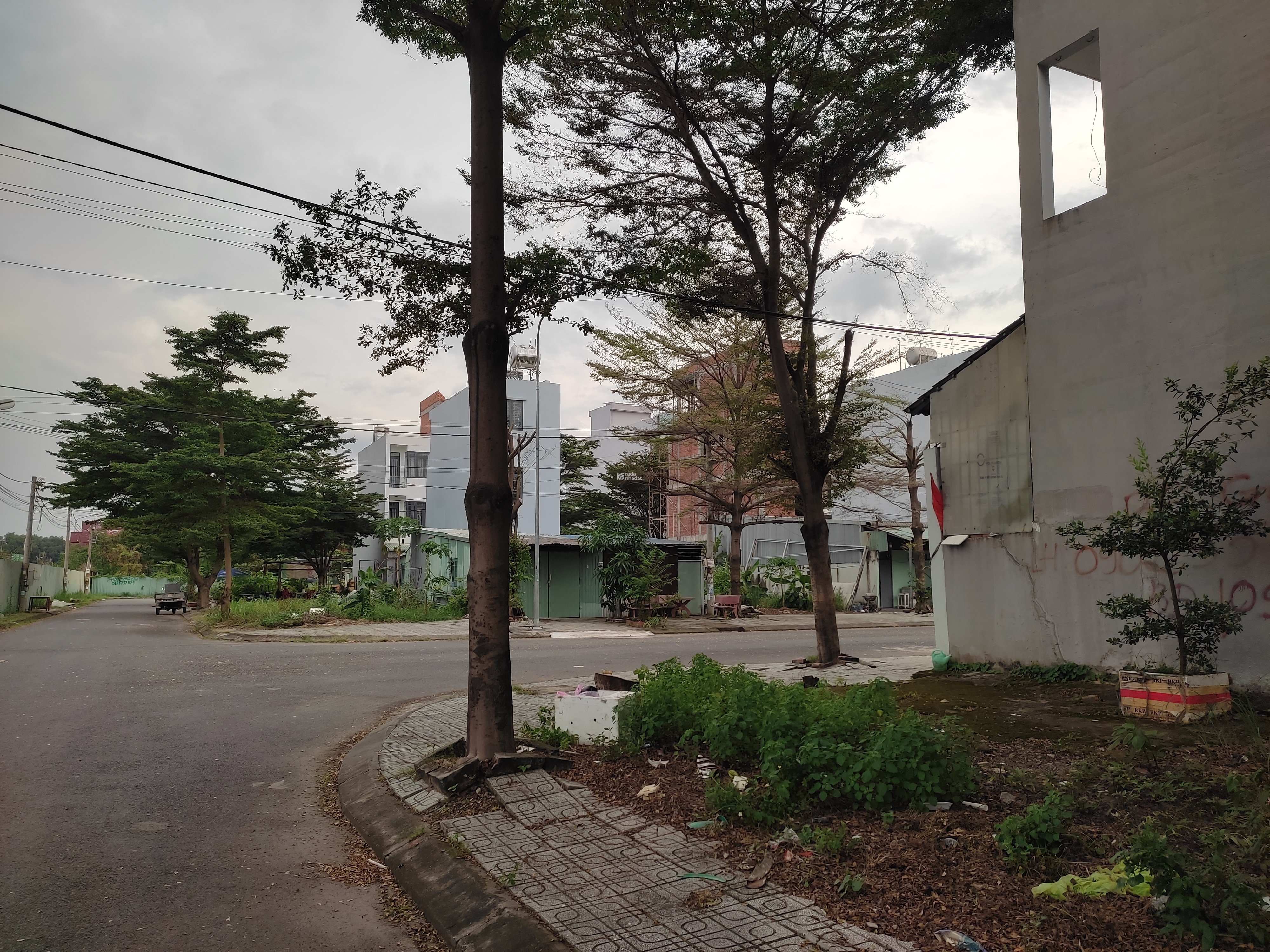 3 tỷ tl- KDC kế Dragon Village - 53m2 vuông - Đường nhựa 8m - 500m Nguyễn Duy Trinh - Đón đầu dự án