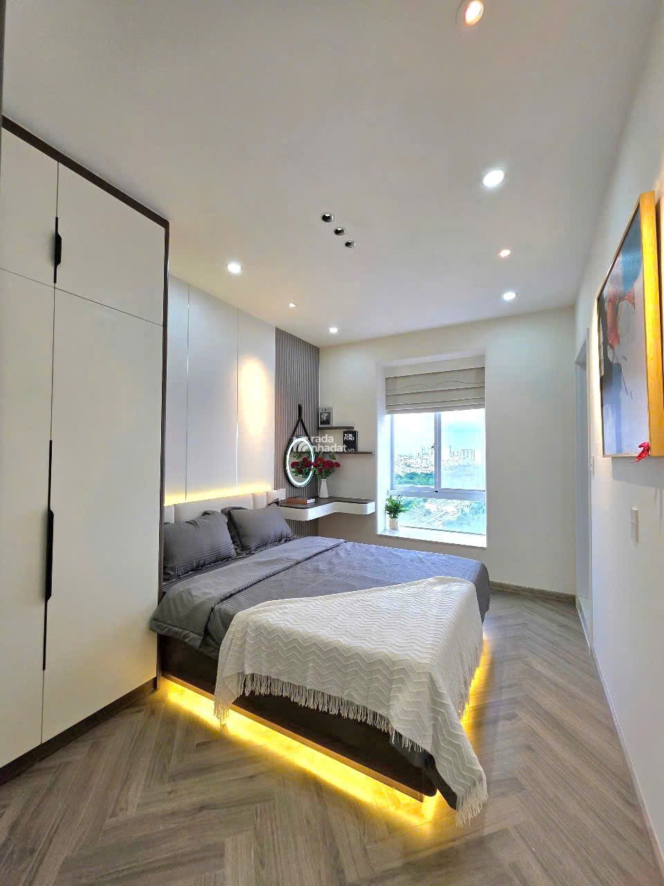 Bán nhanh căn hộ Sky garden 3, PMH, Q7, Dt 74m2, tk 3PN, căn góc nhà mới đẹp, giá chỉ 6,4 tỷ 