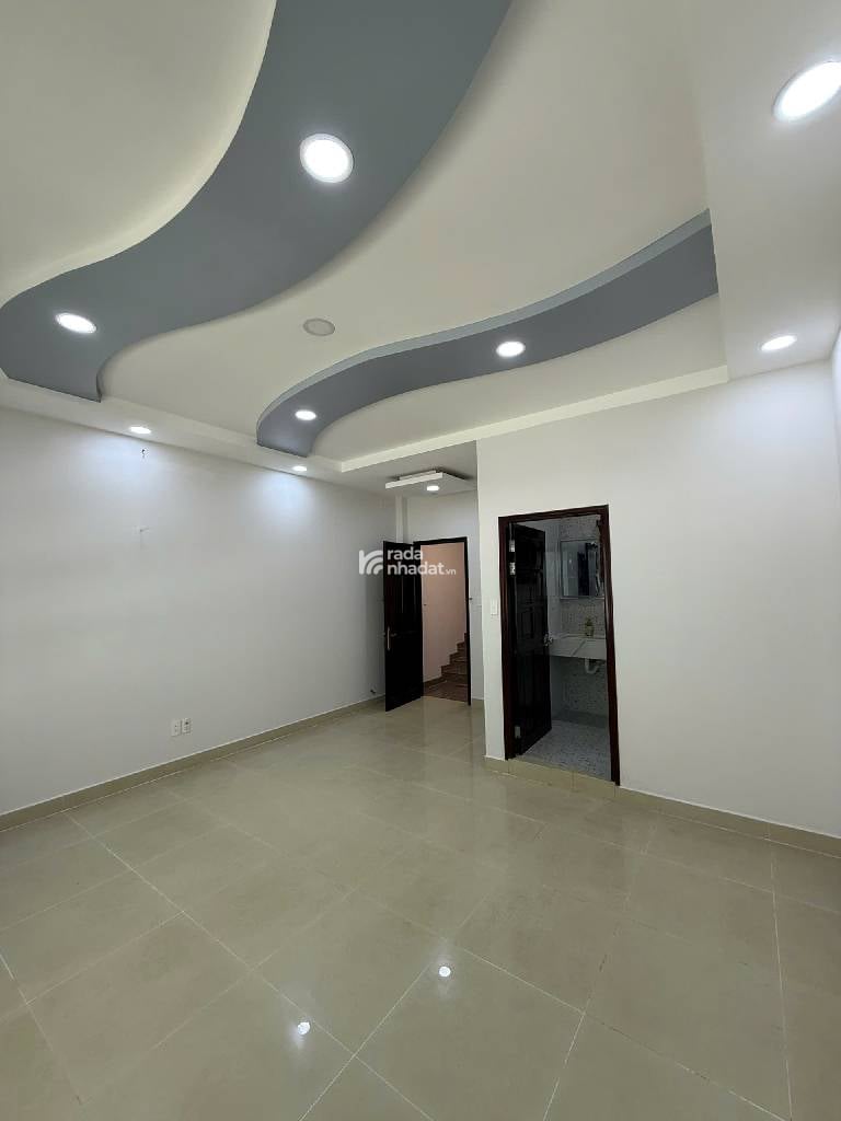 BÁN NHÀ MẶT TIỀN 20M AEON MALL TÊN LỬA 13.X TỶ 100M2 4 TẦNG NHÀ ĐẸP NGAY COOPMART SẦM UẤT