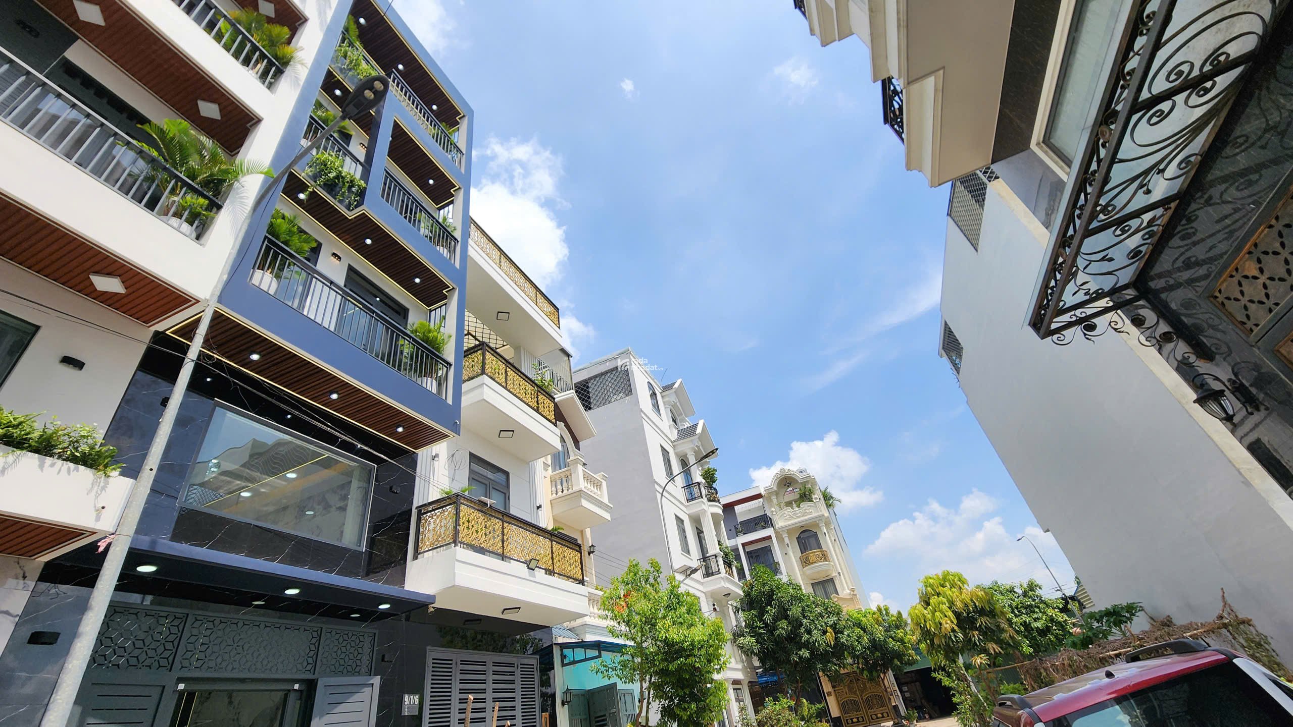 NHÀ PHỐ KHU VIP 4 TẦNG - THẠNH LỘC 29, QUẬN 12 - CHỈ 1 CĂN BLACK HUYỀN BÍ - 4 TỶ NHẬN NHÀ!