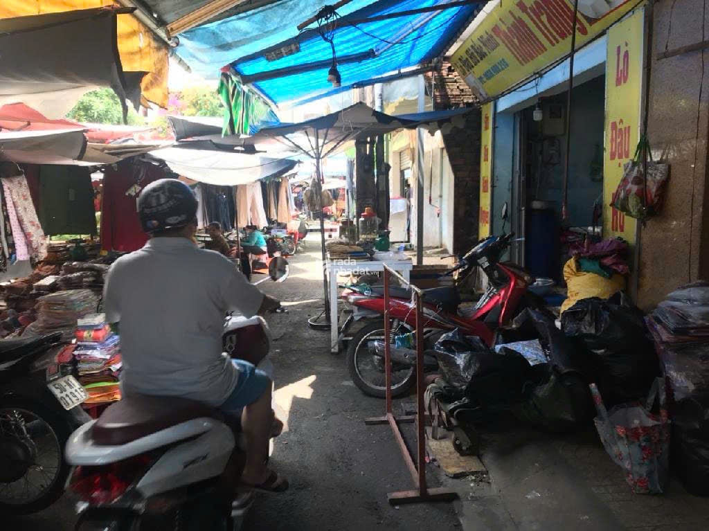 Nhà thật Giá thật 4x18,5m, mặt tiền chợ sầm uất, Tân Phú 9.2 tỷ