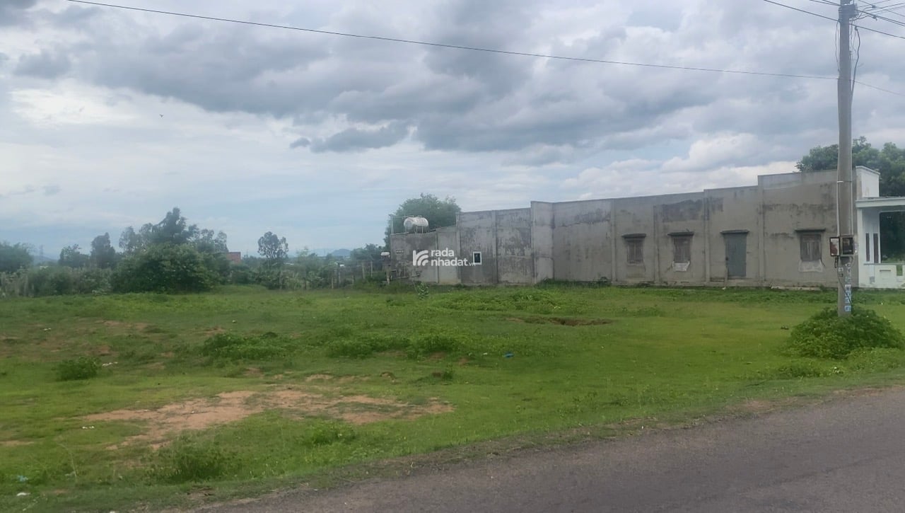 Chính chủ định cư nước ngoài bán đất xã hàm phú, bình thuận, dt 1703m2 1,55 tỷ, còn thương lượng