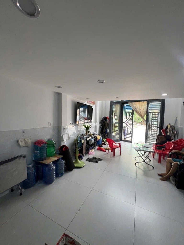 BÁN NHÀ TÊN LỬA 62M2 3 TẦNG 2 MẶT TIỀN CHỈ 8 TỶ NGAY AEON BÌNH TÂN KHU SẦM UẤT