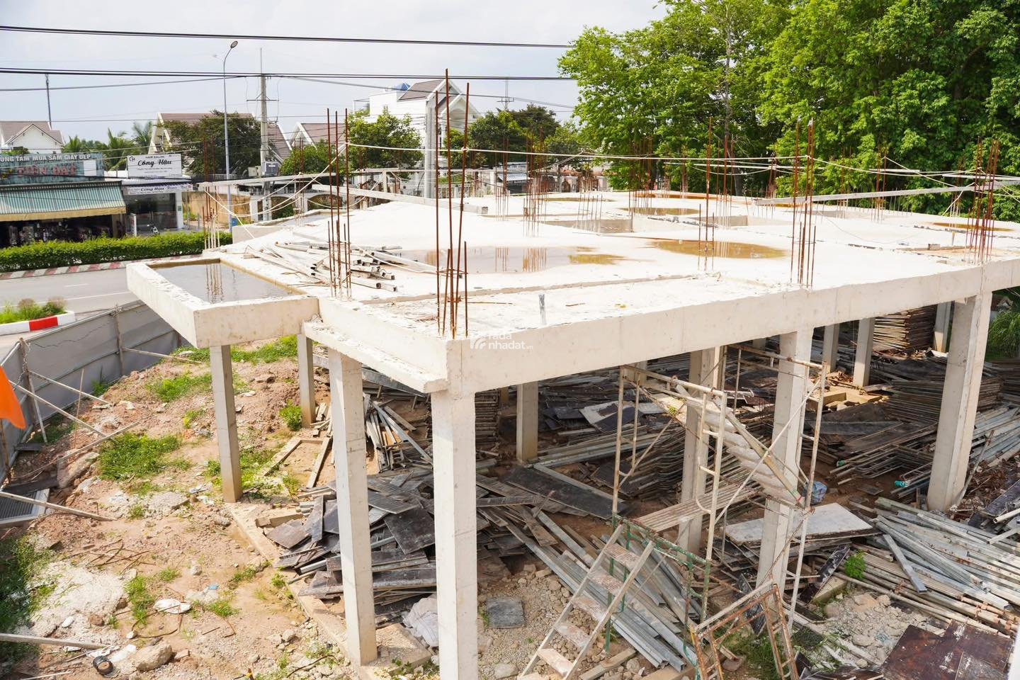 Mua nhà phố Bến Cát, giá chỉ từ 2,4 tỷ, sổ hồng riêng