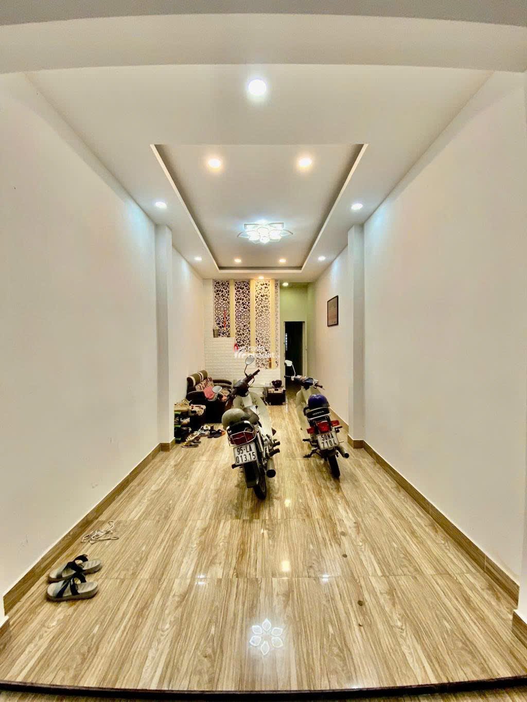 NHÀ ĐẸP TRUNG TÂM TÂN PHÚ - KHU KINH DOANH NHỘN NHỊP