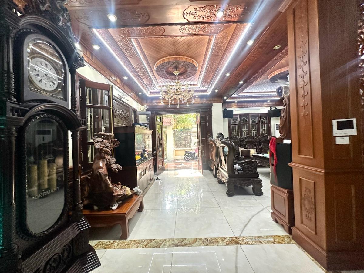 Giảm 15 Tỷ, Biệt Thự View Vườn Hoa. KĐT Linh Đàm. 200m 4T MT 10m Giá 65 Tỷ