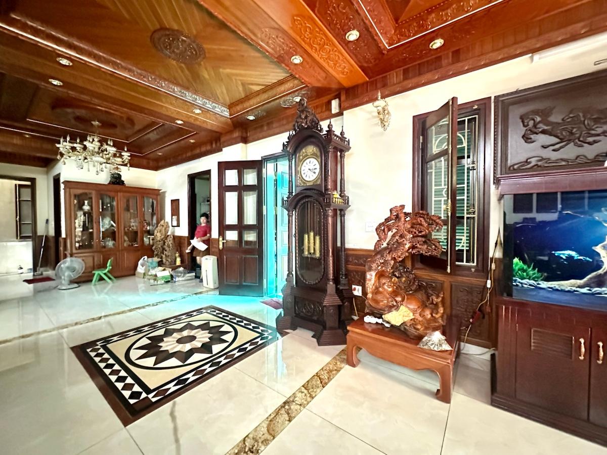 Giảm 15 Tỷ, Biệt Thự View Vườn Hoa. KĐT Linh Đàm. 200m 4T MT 10m Giá 65 Tỷ