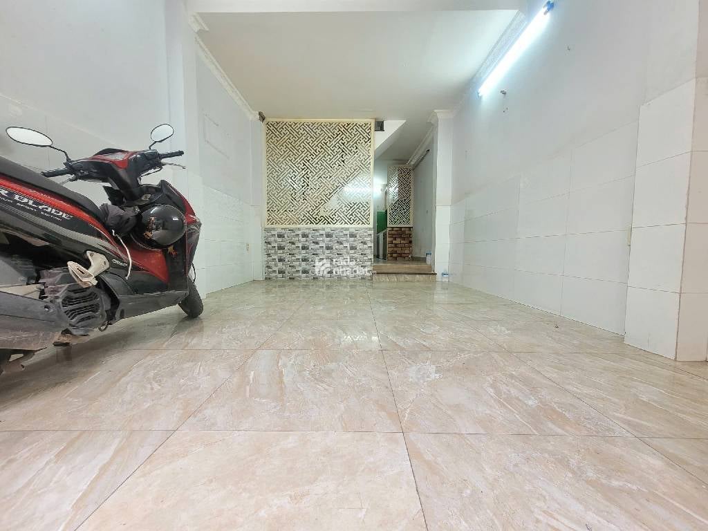 SÁT HẺM XE HƠI LÊ QUANG ĐỊNH, BÌNH THẠNH, 35M2 CÓ KC Ở NGAY. GIẢM 650TR CHỈ 4.8T