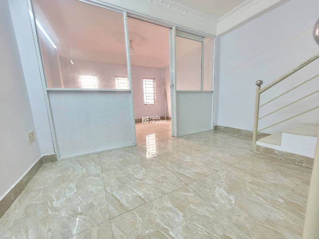 SÁT HẺM XE HƠI LÊ QUANG ĐỊNH, BÌNH THẠNH, 35M2 CÓ KC Ở NGAY. GIẢM 650TR CHỈ 4.8T