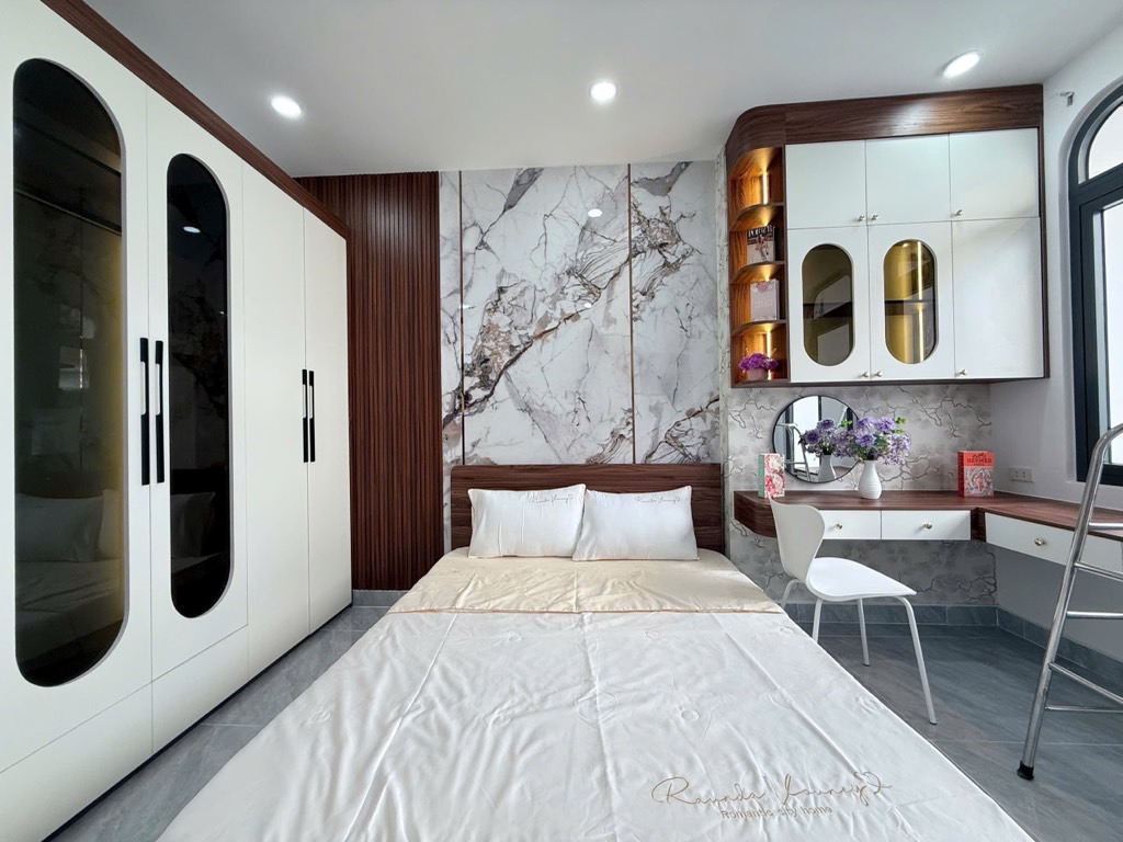 Vị trí thích hợp ở. Khu dân cư an ninh, dân trí, khu nhà cao tầng, tiện ích đầy đủ, chợ,