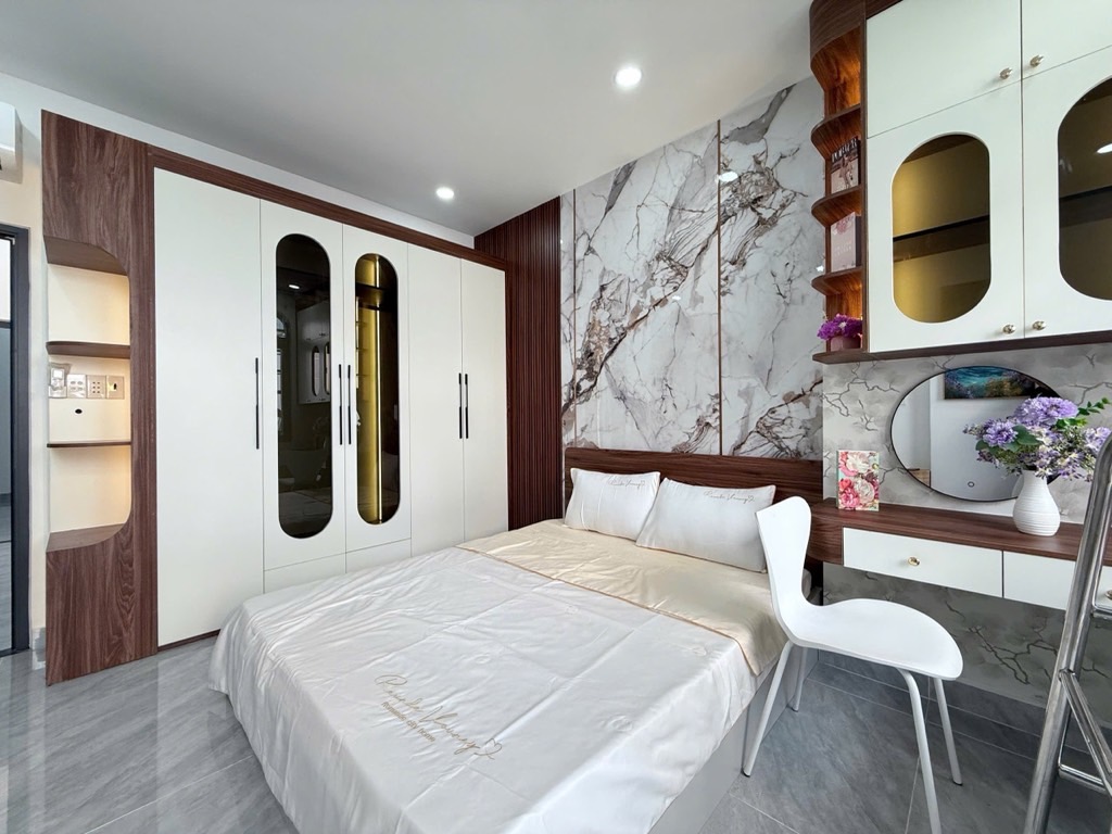 Vị trí thích hợp ở. Khu dân cư an ninh, dân trí, khu nhà cao tầng, tiện ích đầy đủ, chợ,